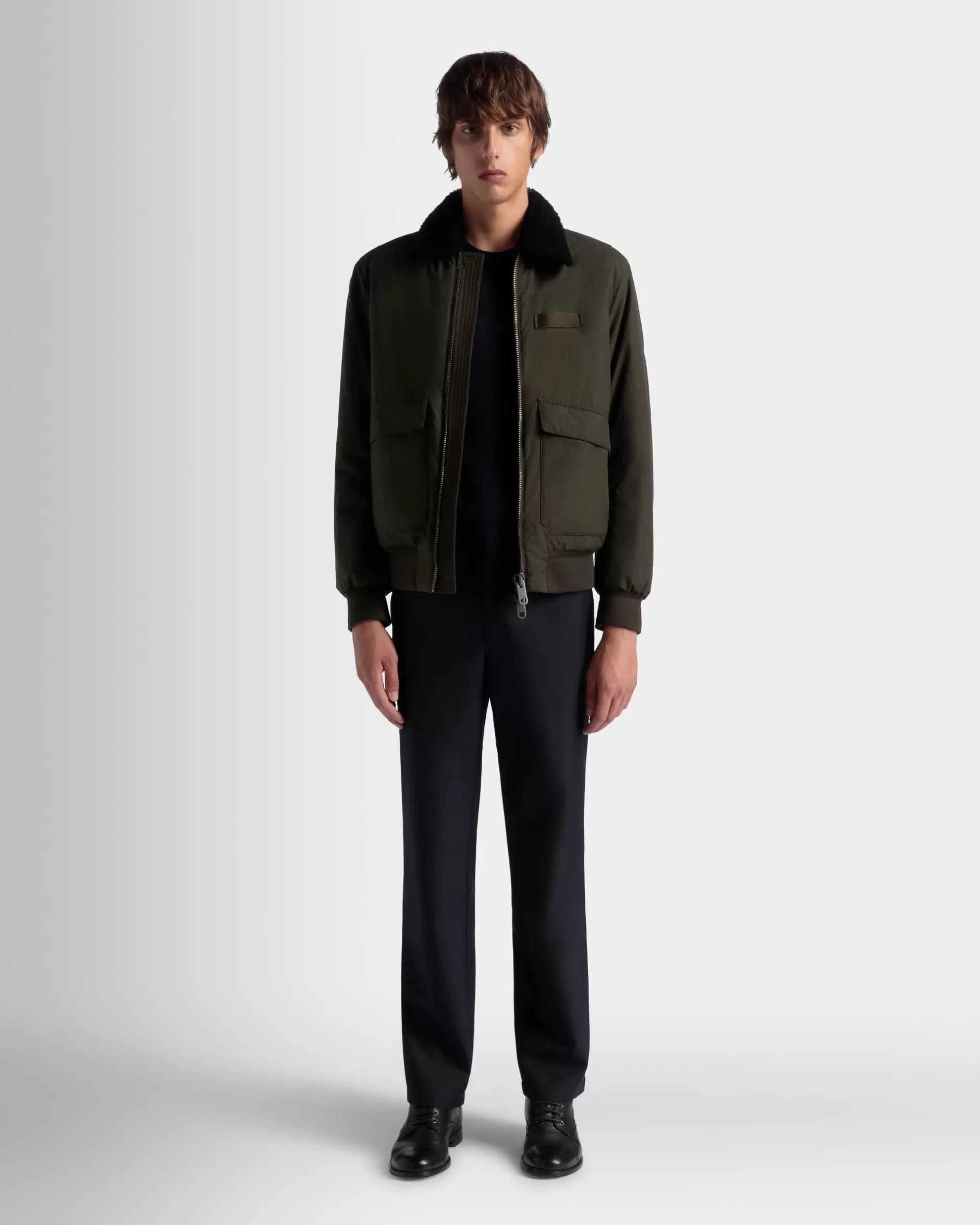Bally Bomberjacke Aus Nylon In Olive Green Aus Der Adrien Brody Travel-Kollektion Grün Store